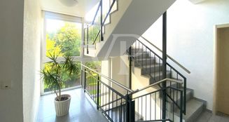 von_poll_real_estate_property_25171230_image_2