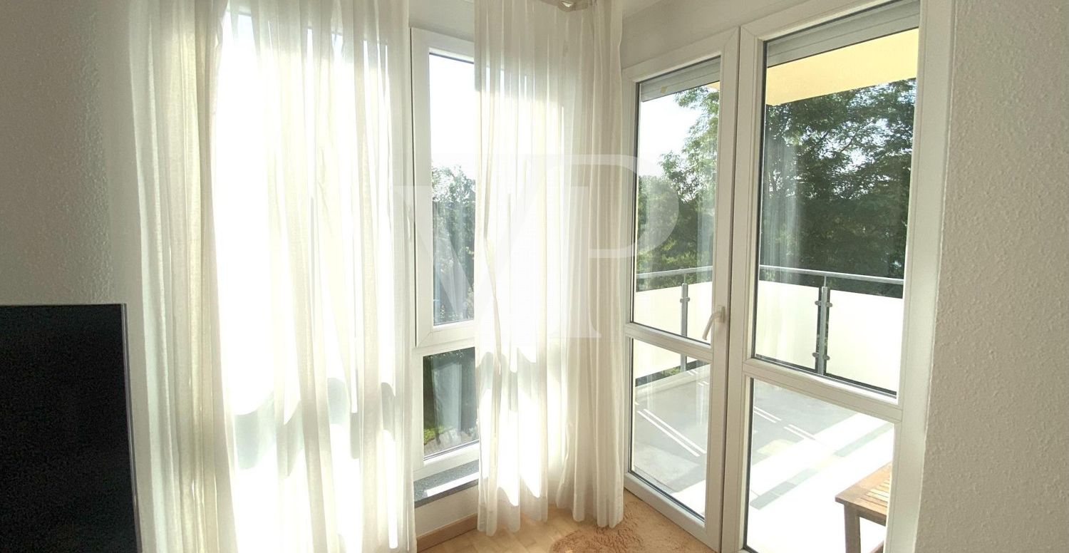 Bodentiefe Fenster mit Zugang  Balkon