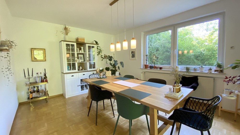 Helles Esszimmer