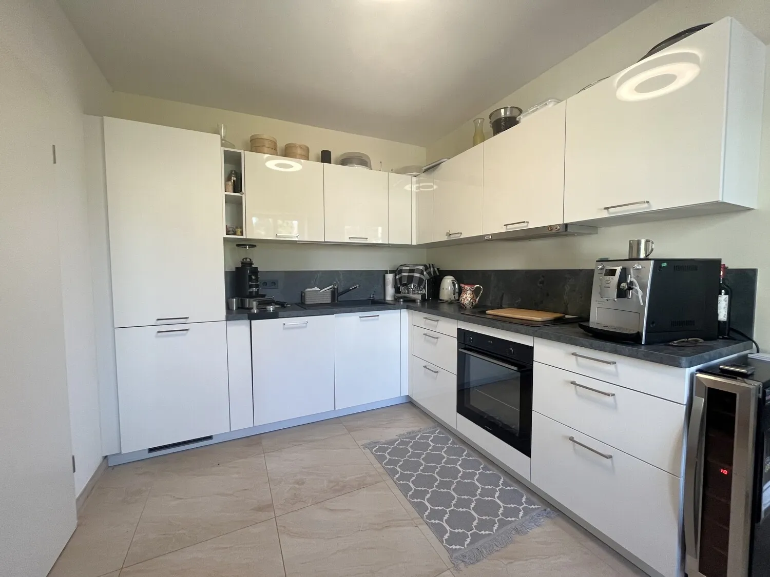 Neuwertige Einbauküche