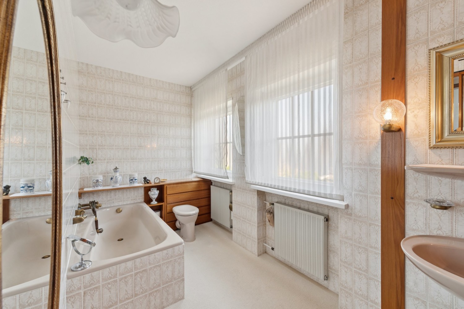 Badezimmer mit Wanne