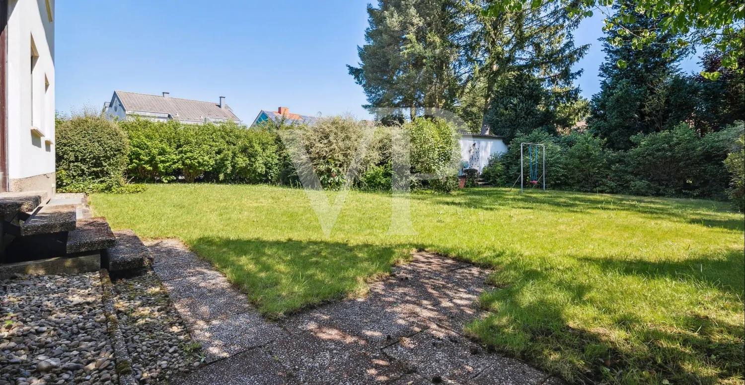 Garten mit Baumbestand