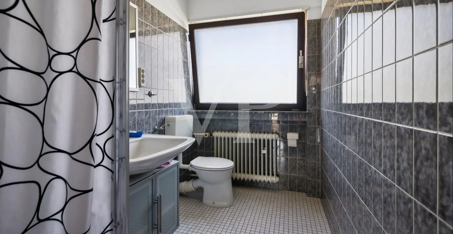 Tageslichtbad mit Dusche