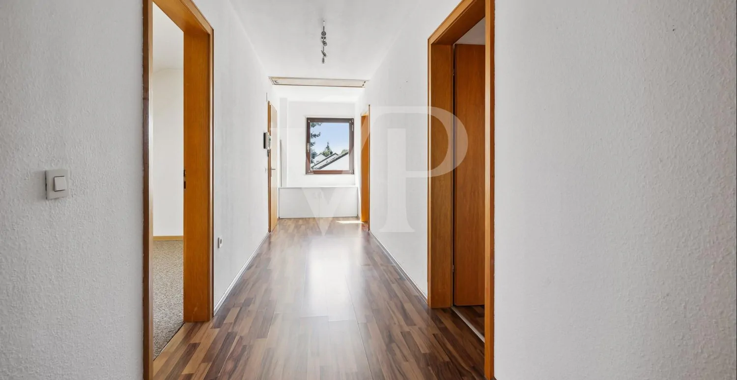 Heller Flur Dachgeschoss