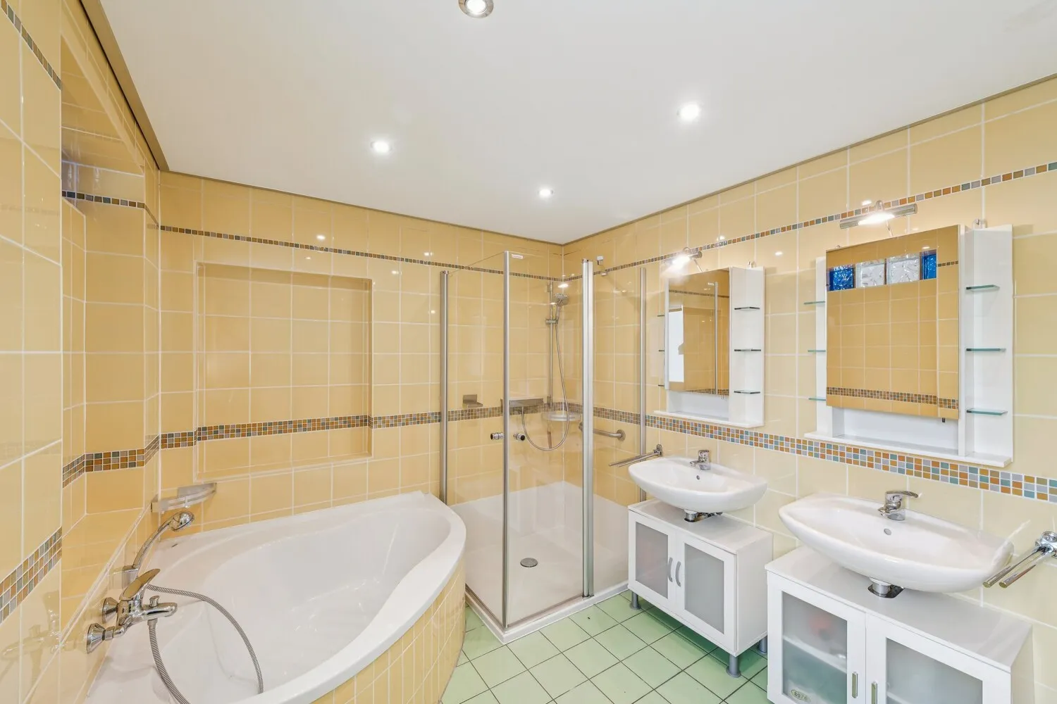 Modernisiertes Badezimmer Erdgeschoss