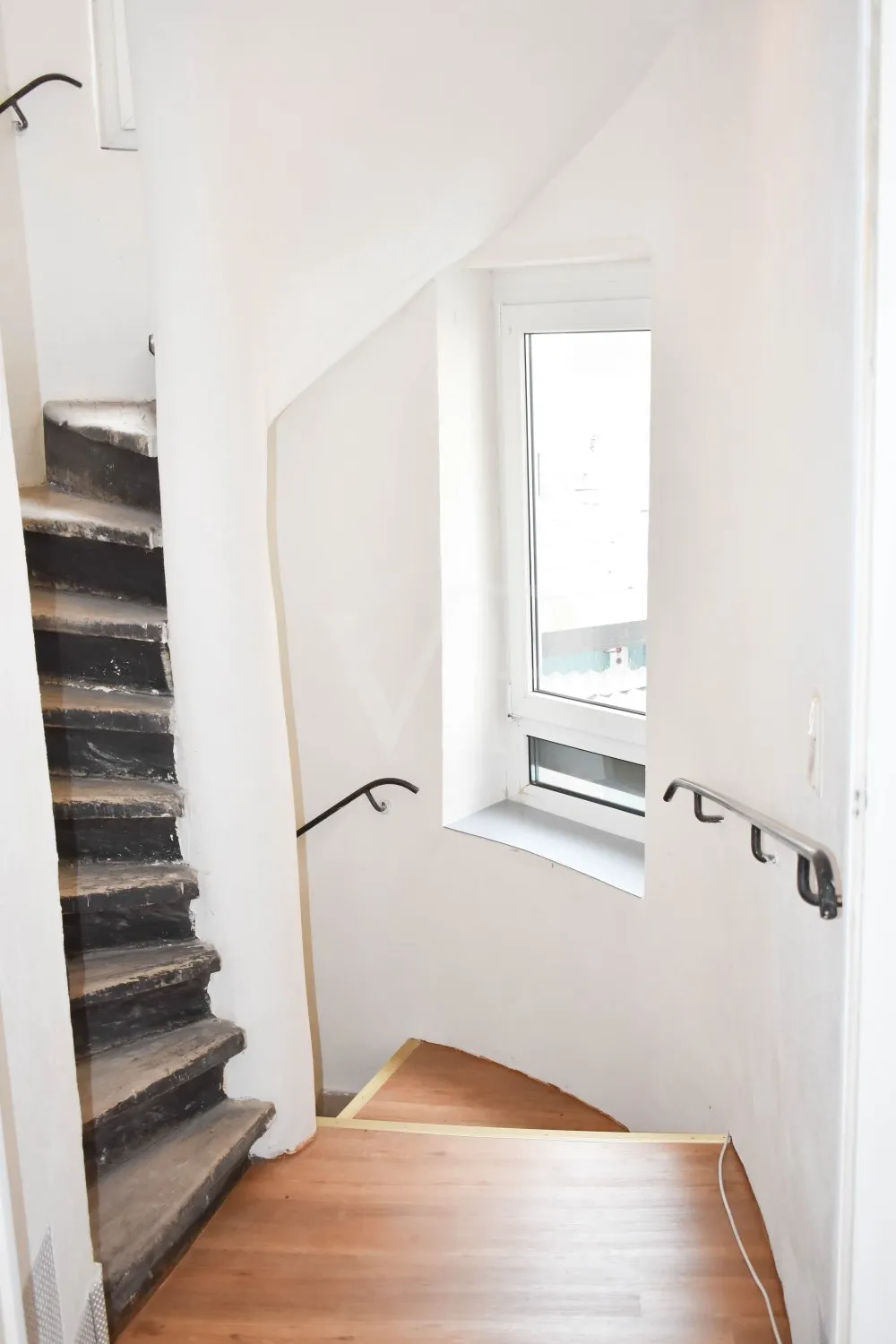 Historisches Treppenhaus mit Altbau-Flair