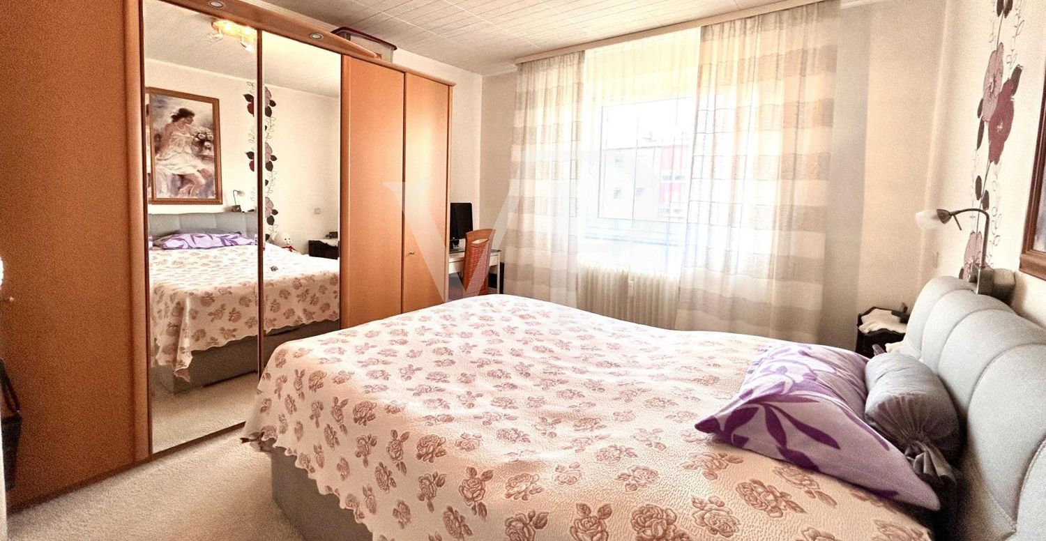 Lichtdurchflutetes Schlafzimmer