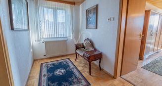 von_poll_real_estate_property_25171219VP_image_6