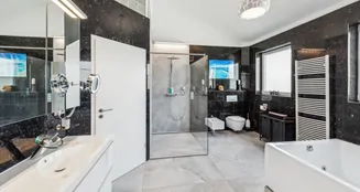 von_poll_real_estate_property_25171223_image_15