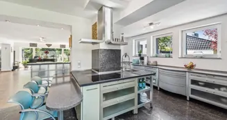 von_poll_real_estate_property_25171223_image_2