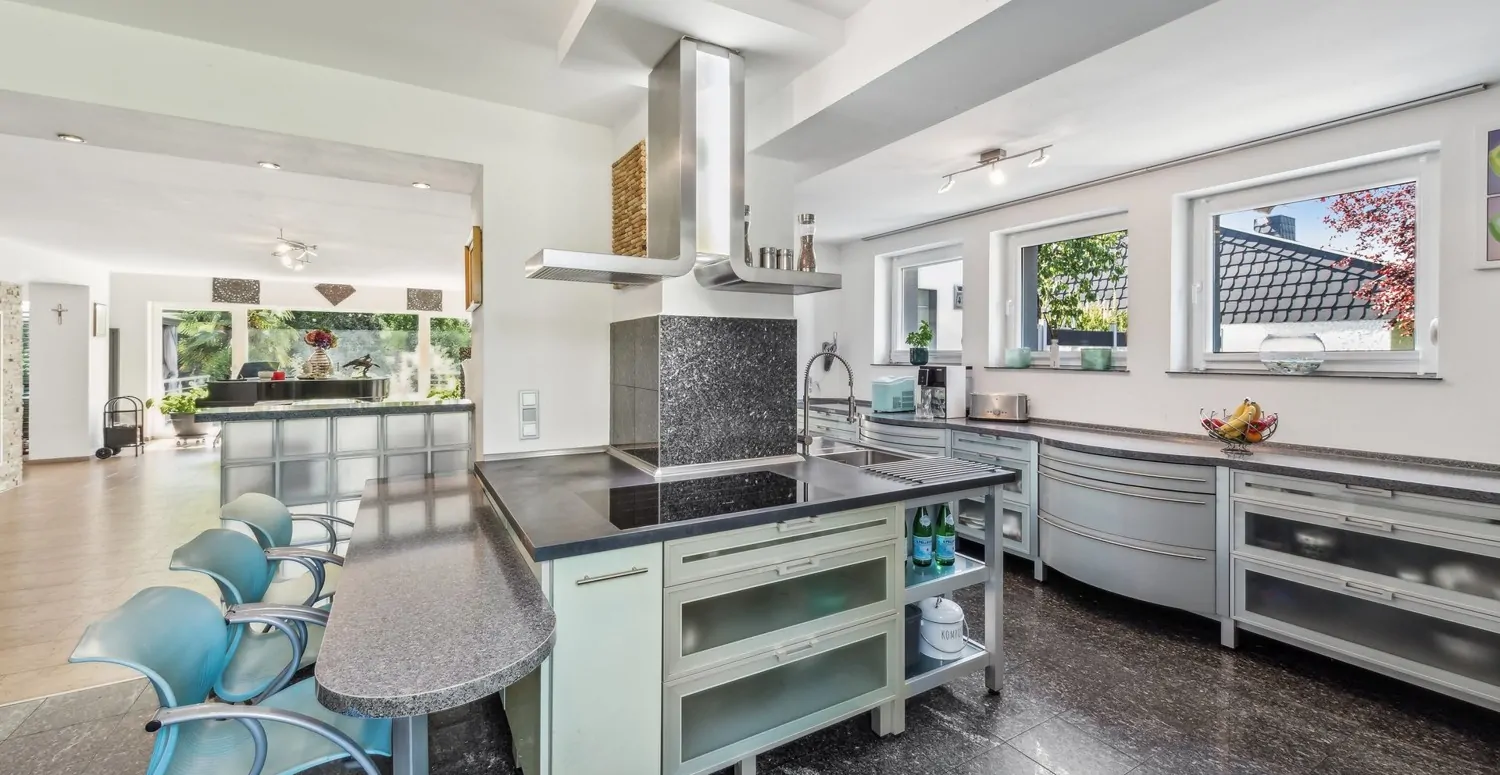 Moderne offene Küche