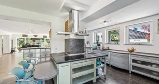 von_poll_real_estate_property_25171223_image_3