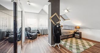 von_poll_real_estate_property_25171223_image_18