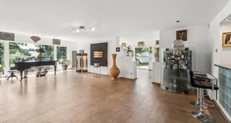 von_poll_real_estate_property_25171223_image_8