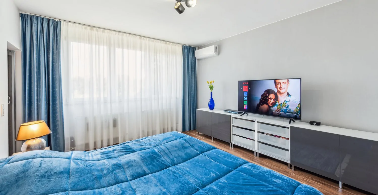 Elternschlafzimmer mit Ankleideraum und Bad ensuite