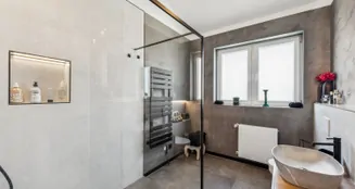 von_poll_real_estate_property_25171223_image_18