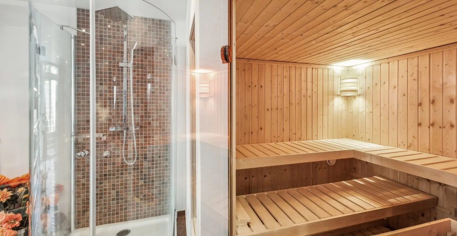 Fitness-/Sauna Untergeschoss mit Zugang zum Garten