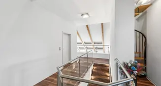 von_poll_real_estate_property_25171223_image_13