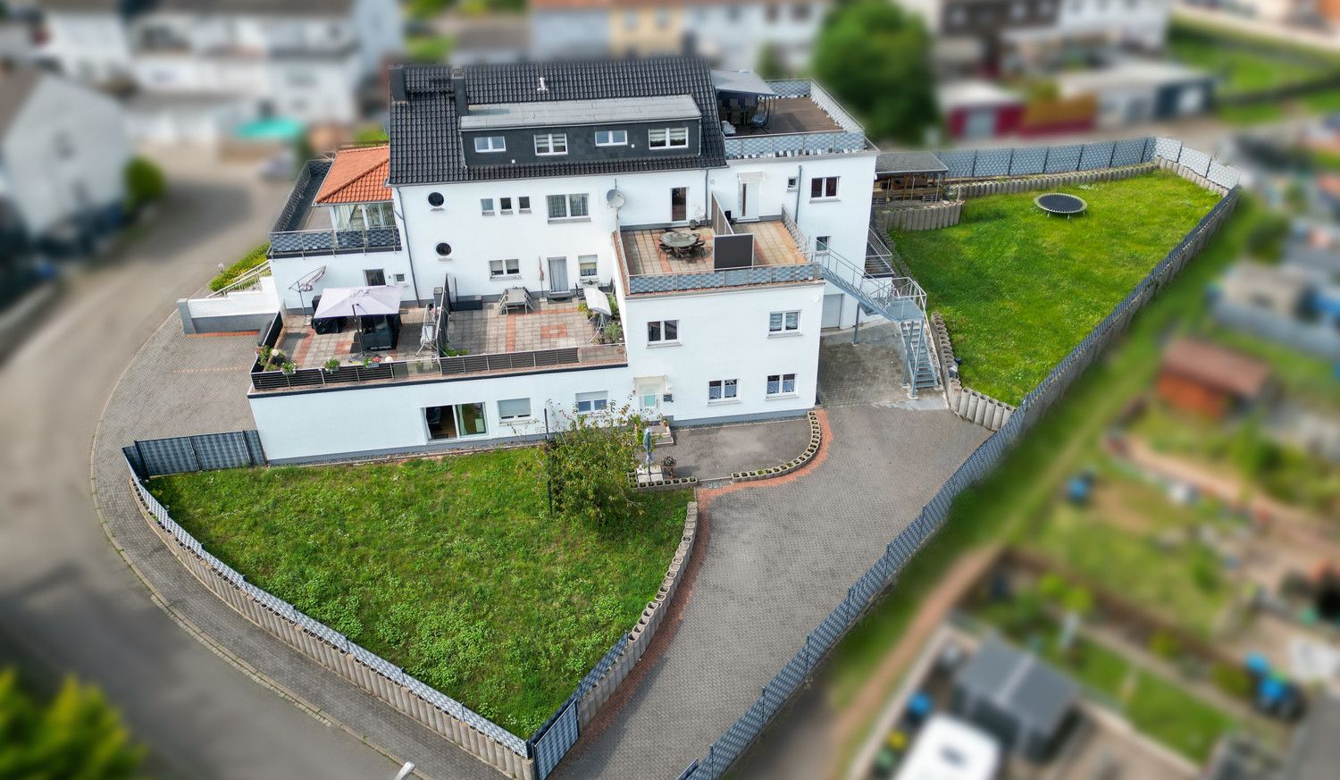 Pavillon links oben