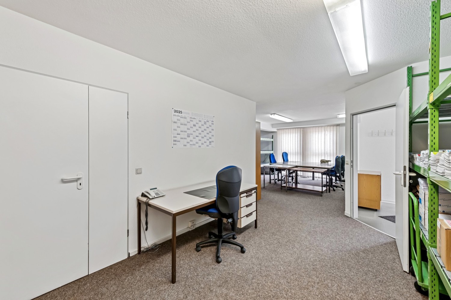 Büro-/Praxisraum Haus rechts Eingang Straßenseite