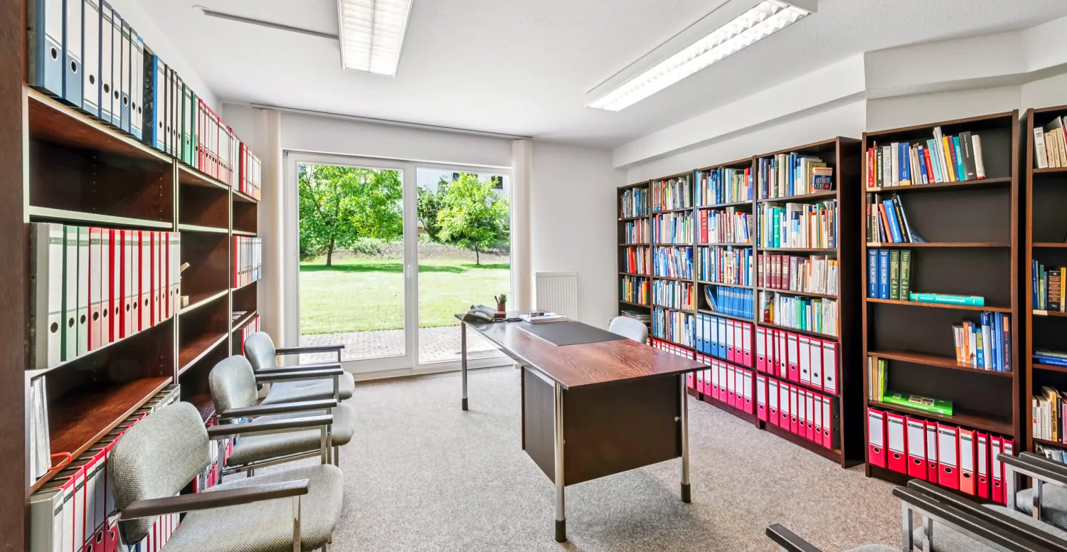 Büro-/Praxisraum Zugang Garten