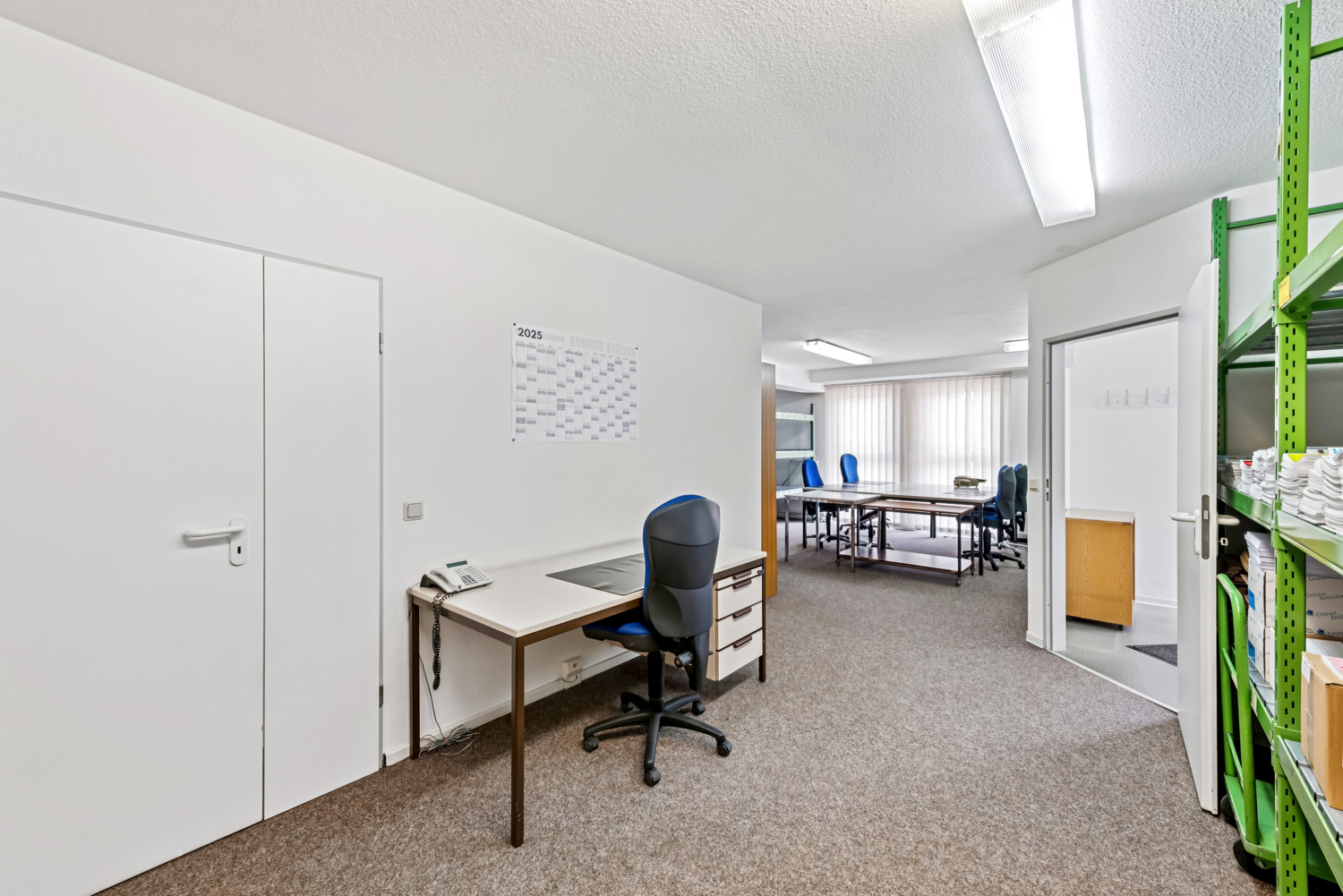 Büro-/Praxisraum Haus rechts Eingang Straßenseite