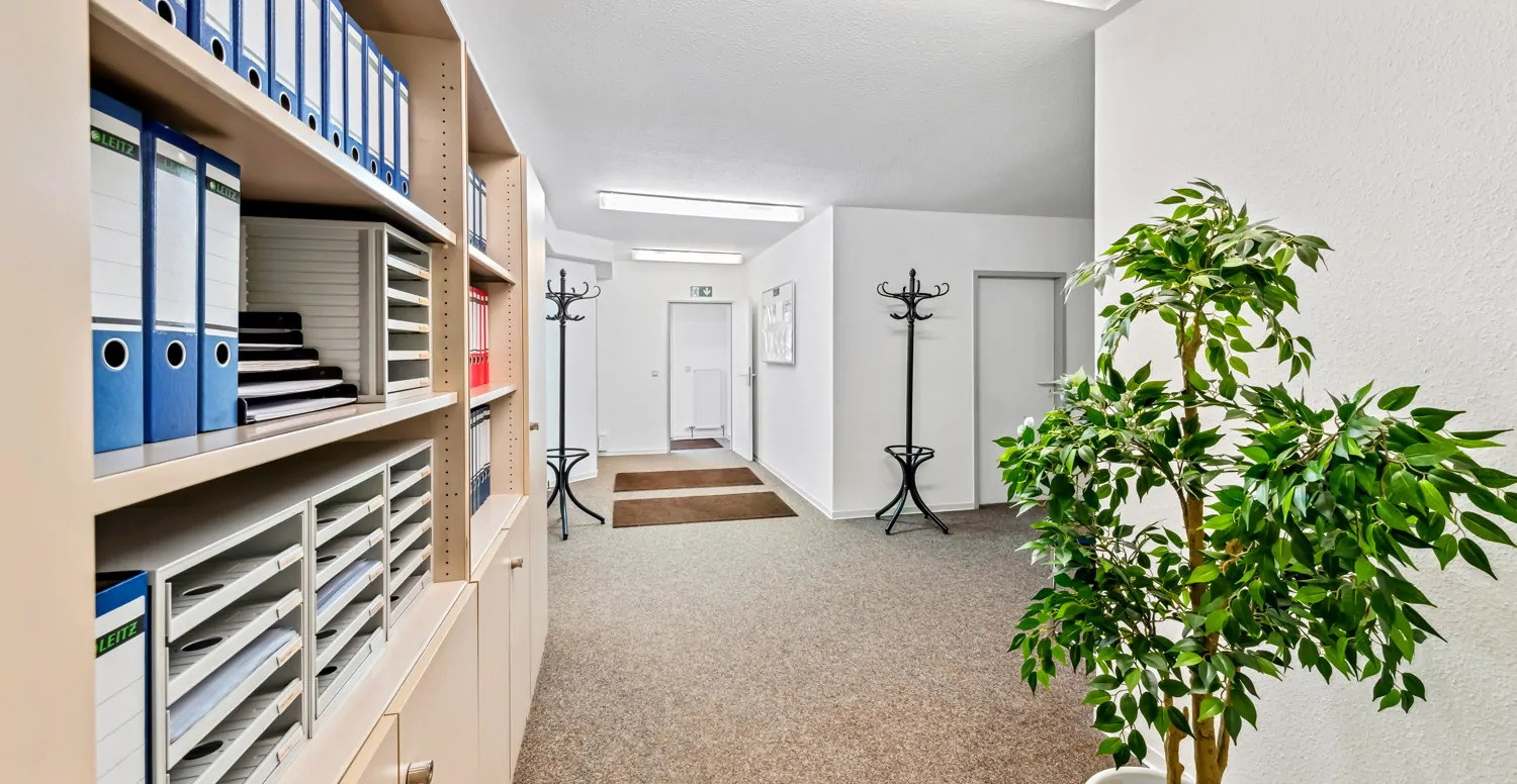 Entré Einheit Haus links