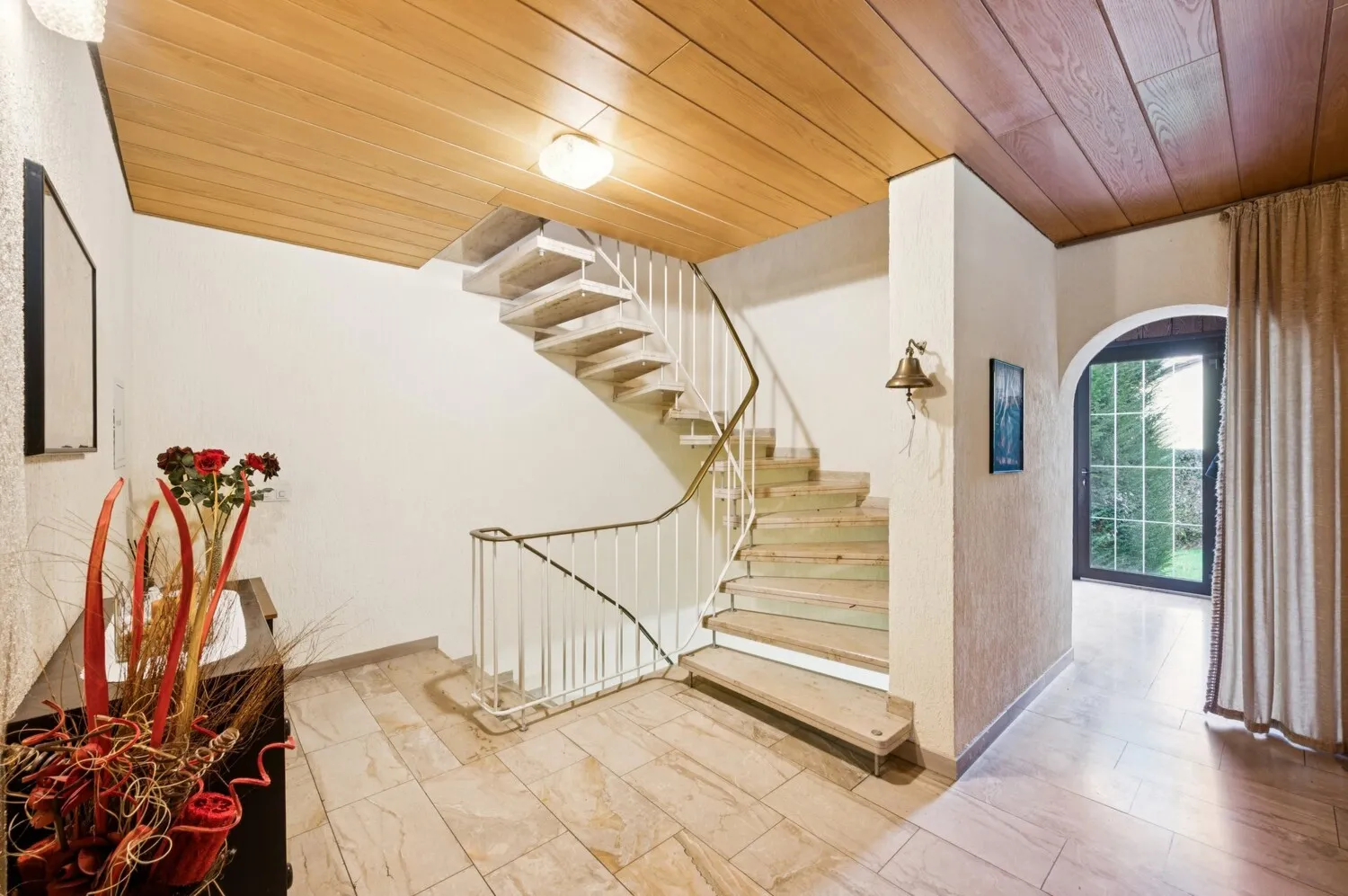 Marmortreppe zu allen Etagen