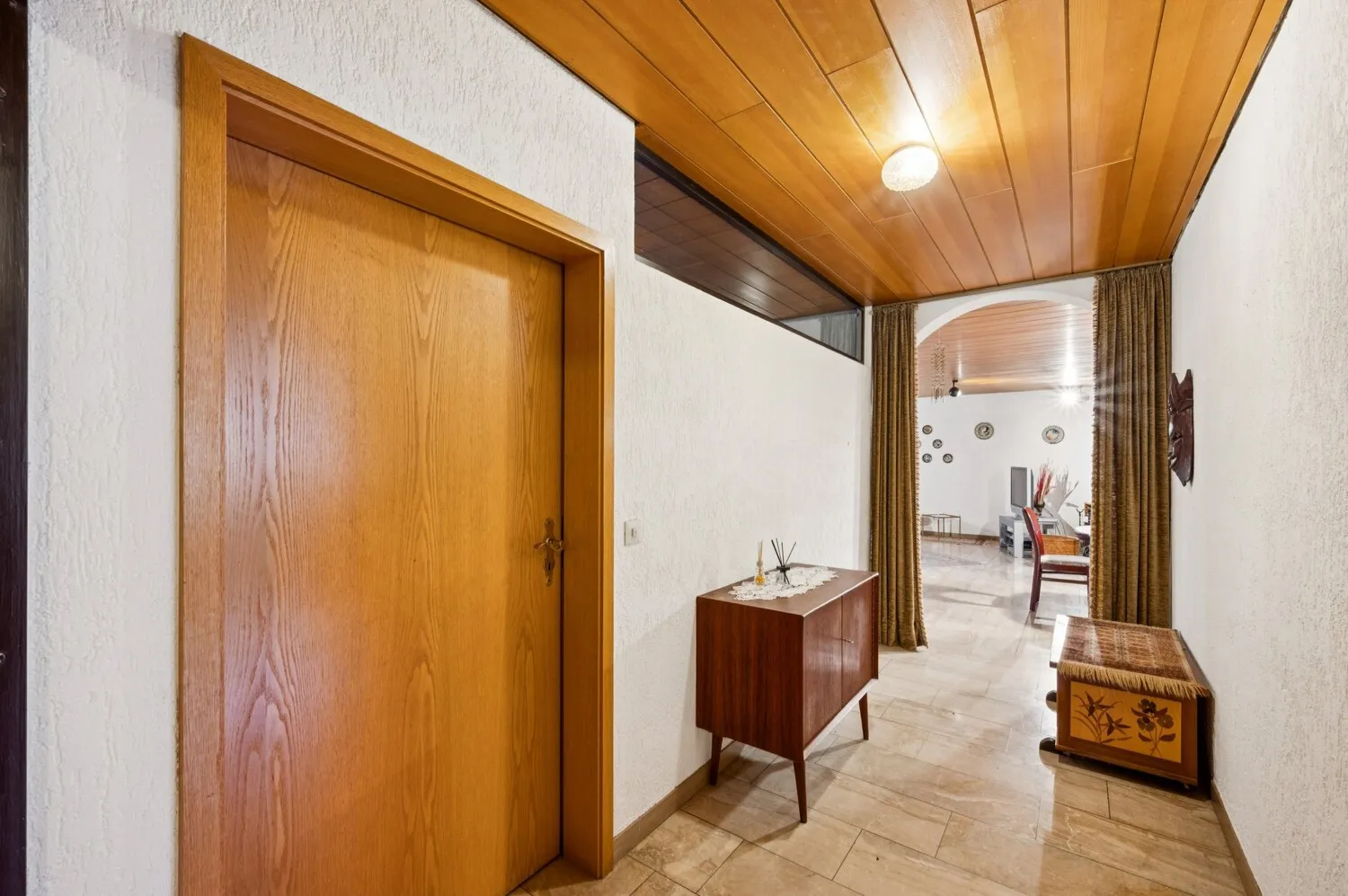 Abgeschlossene Wohneinheit Erdgeschoss