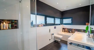 von_poll_real_estate_property_25171233_image_8