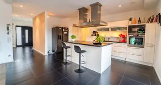 von_poll_real_estate_property_25171233_image_2