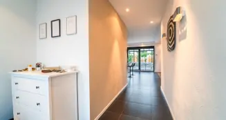 von_poll_real_estate_property_25171233_image_1