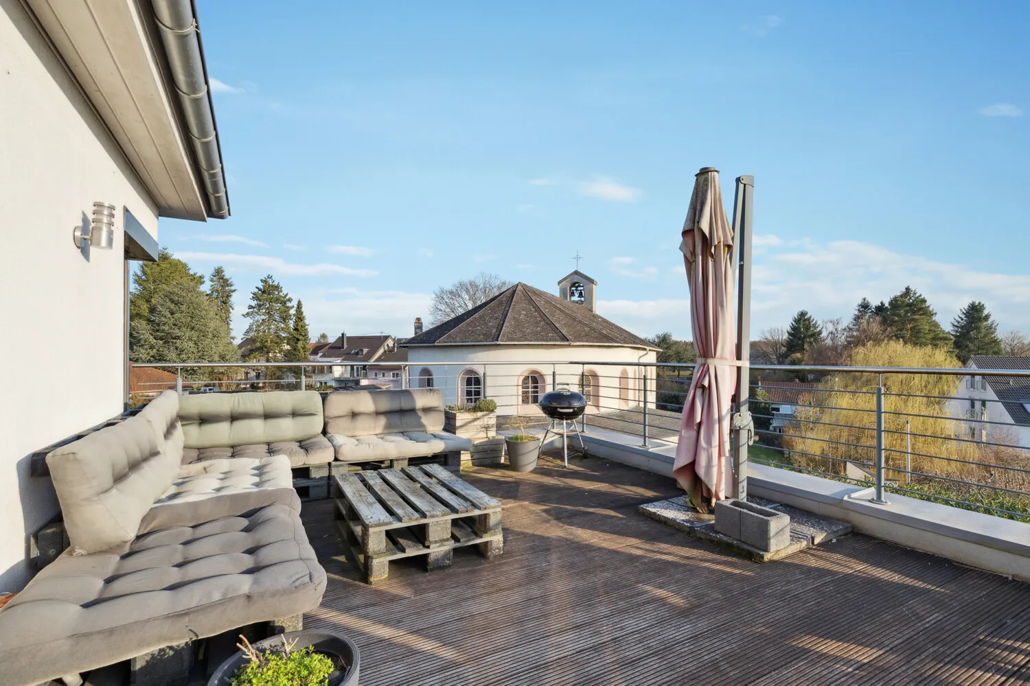 Südwestliche Dachterrasse