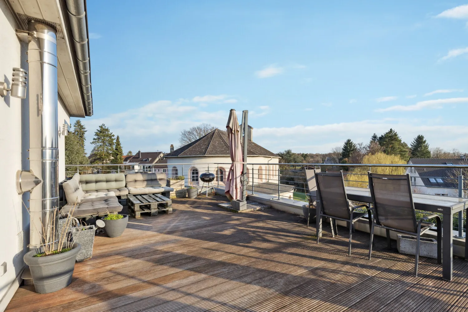 Südwestliche Dachterrasse
