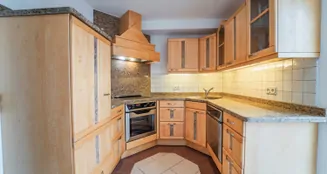 von_poll_real_estate_property_25171236G+W_image_9