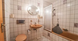 von_poll_real_estate_property_25171236G+W_image_6