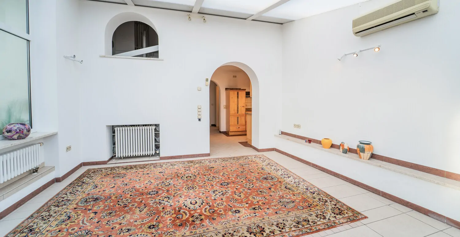 Wintergarten mit viel Tageslicht