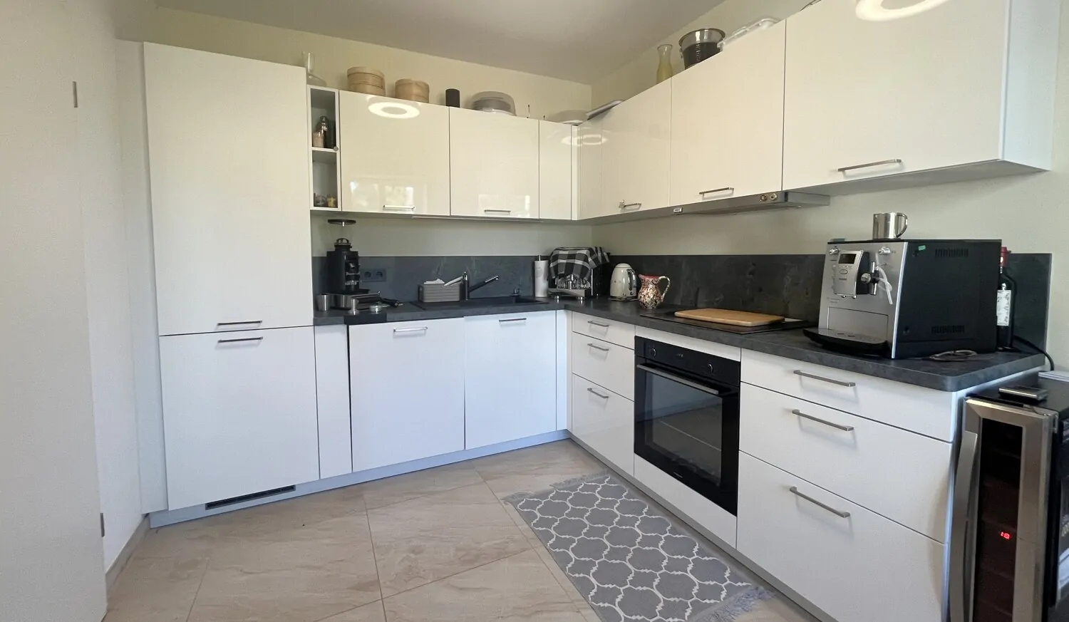 Neuwertige Einbauküche