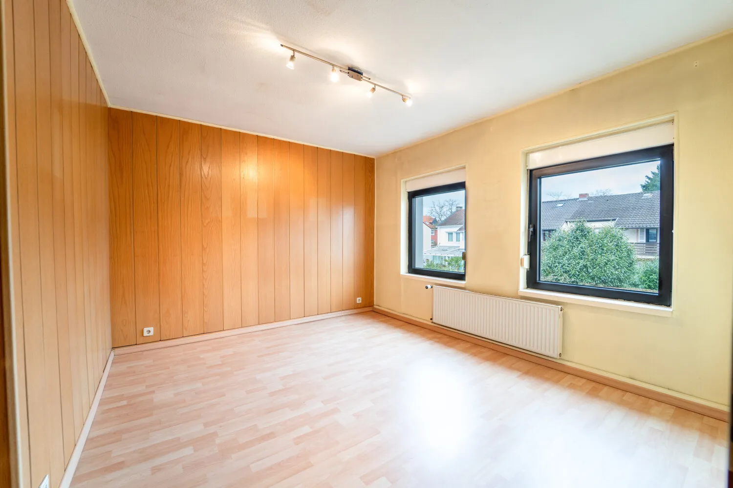 Helles Schlafzimmer im Obergeschoss
