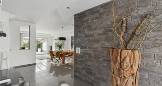 von_poll_real_estate_property_26171242_image_1