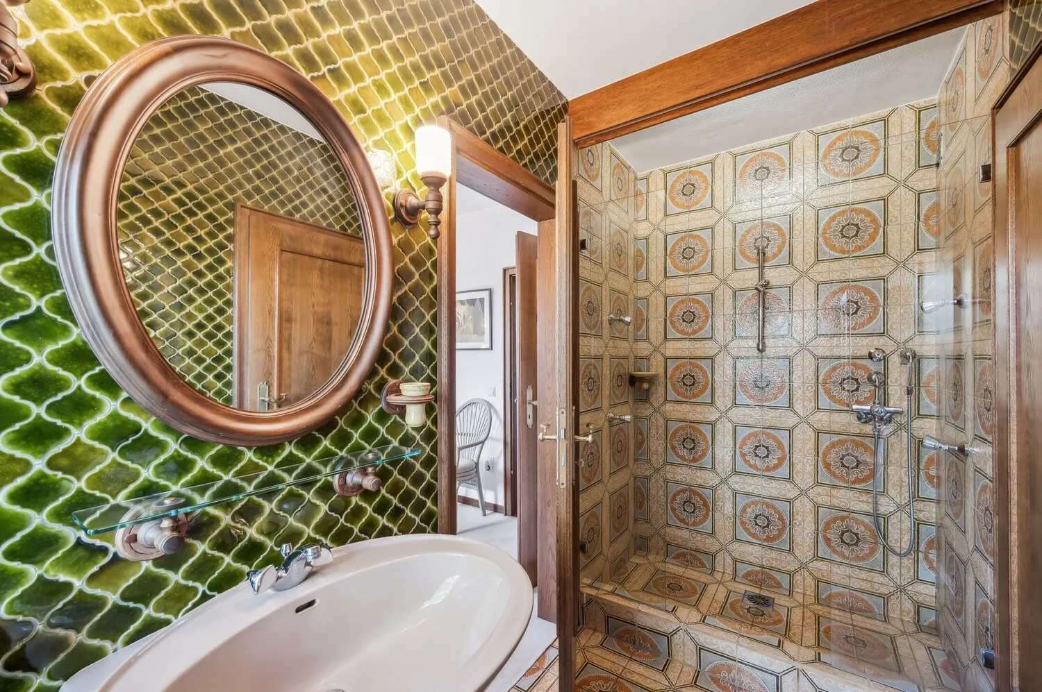 Bad en suite für zwei Zimmer