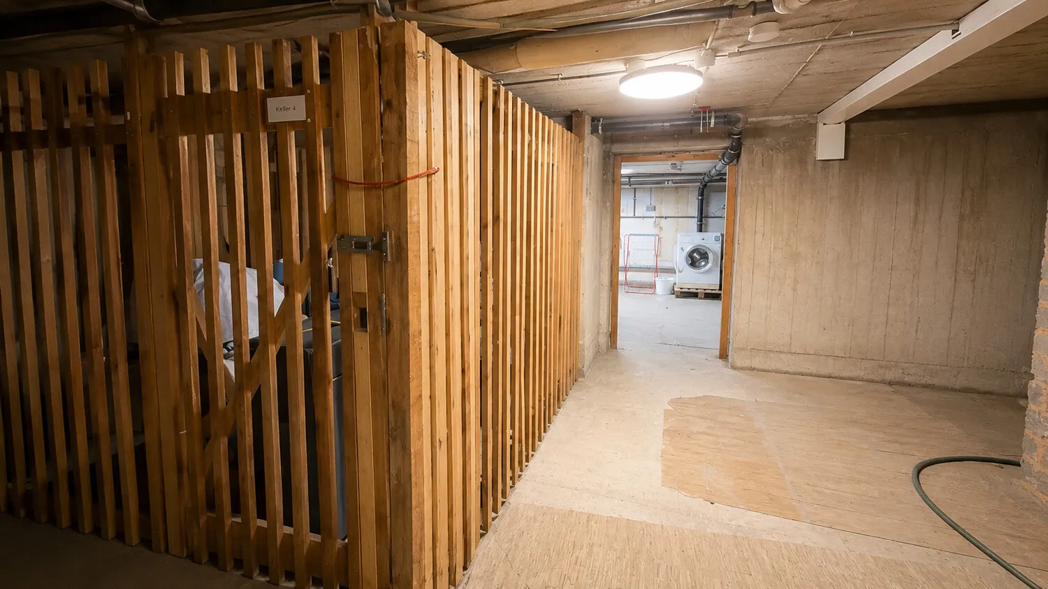 Abschließbare Holzabteile für jede Wohnung