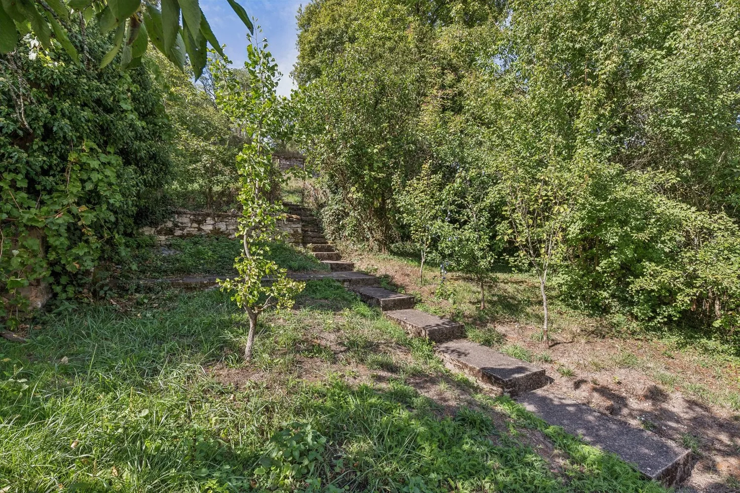 Terrassenförmig angelegter Garten