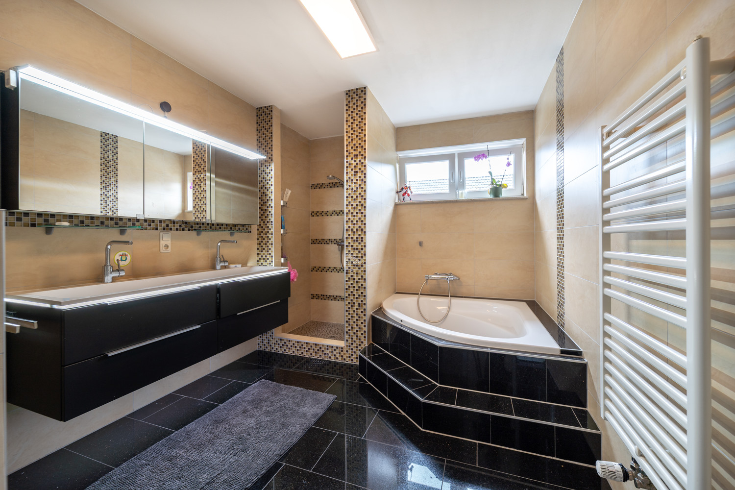 1. OG Badezimmer