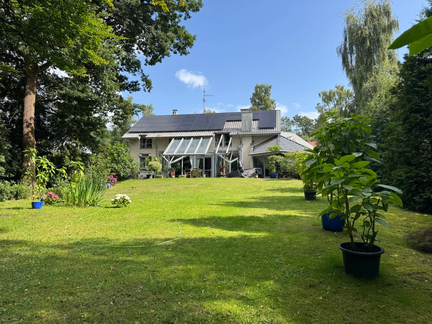 Architektenhaus mit Einliegerwohnung + Baugrundstück | SENNER HELLWEG | Wärmepumpe + PV aus 2025