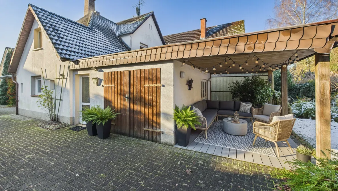 Außenansicht KI GENERIERT