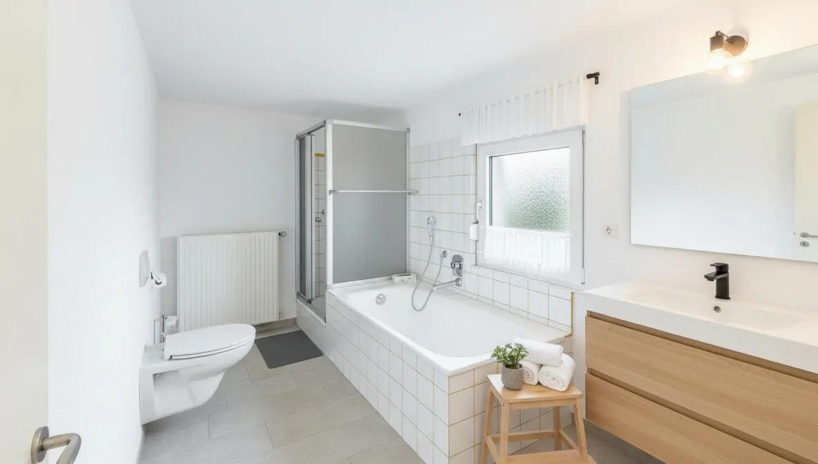 EG Badezimmer KI GENERIERT