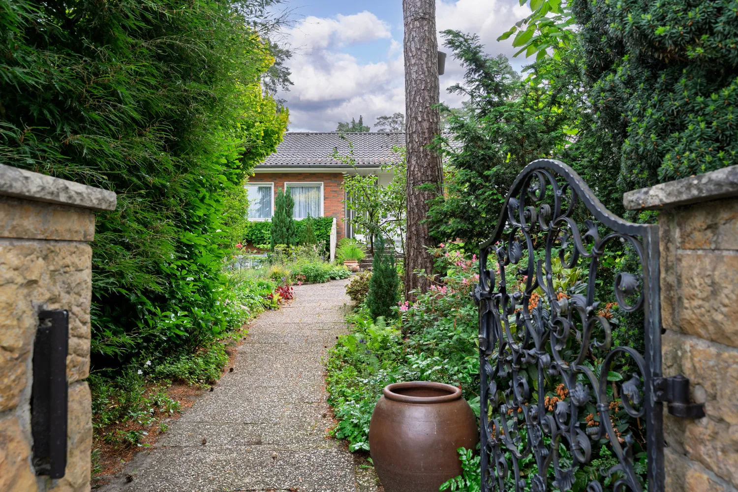 Bielefeld-Senne: Charming detached house on SENNER HELLWEG | 246 m² living space | 1444 m² plot