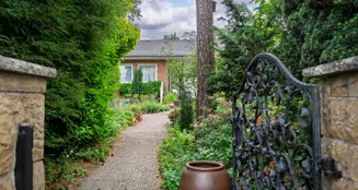 von_poll_real_estate_property_25019017_image_1