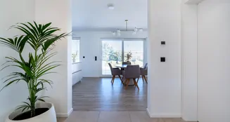 von_poll_real_estate_property_25019033_image_1